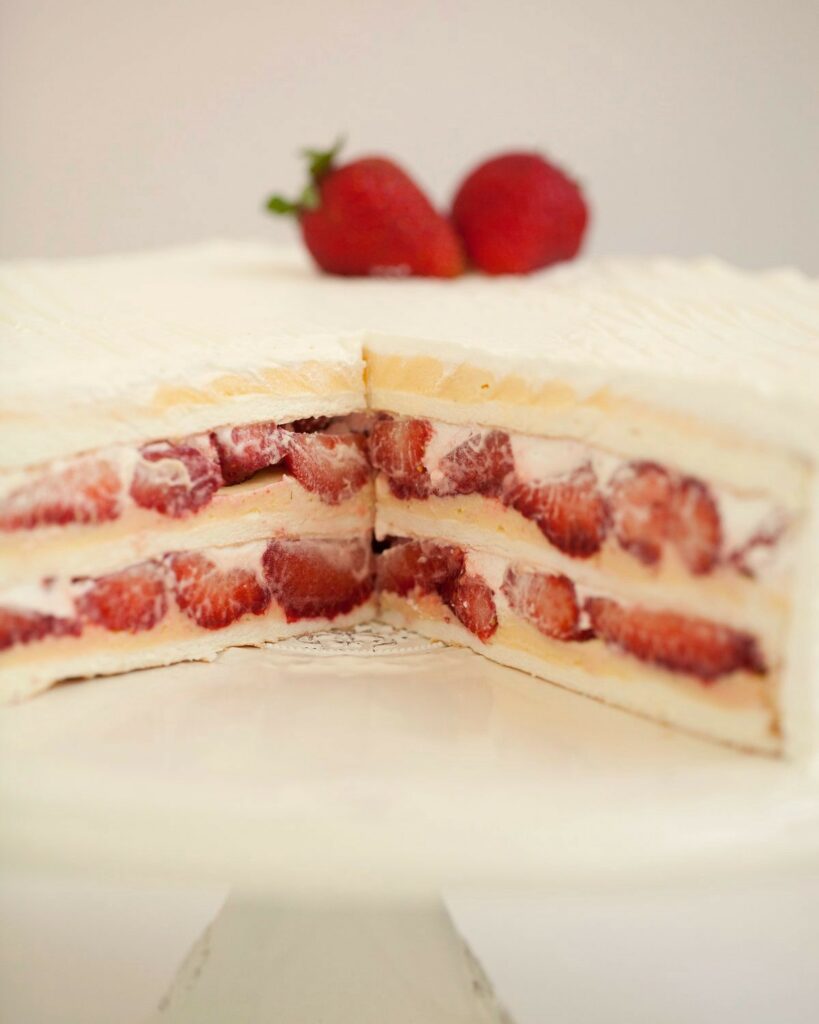 Ledeni Vjetar with Fruit – TORTE i to Zagreb