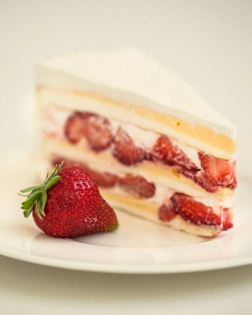 Ledeni Vjetar with Fruit – slice – TORTE i to Zagreb