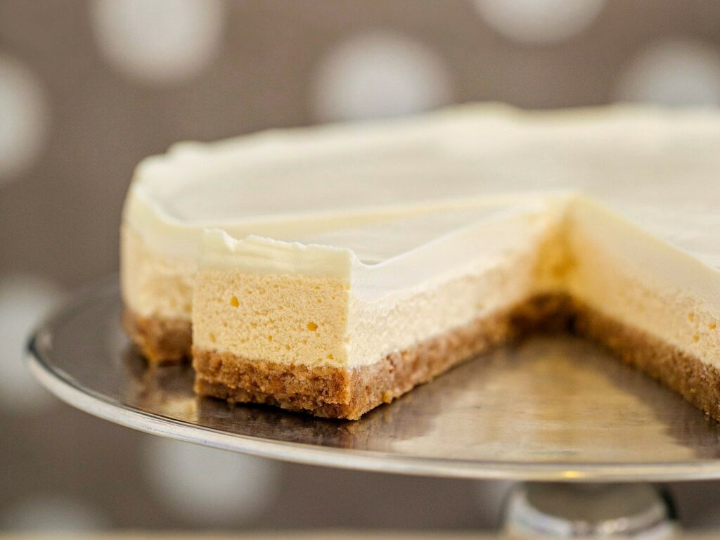 Käsekuchen Original, angeschnitten – TORTE i to Zagreb